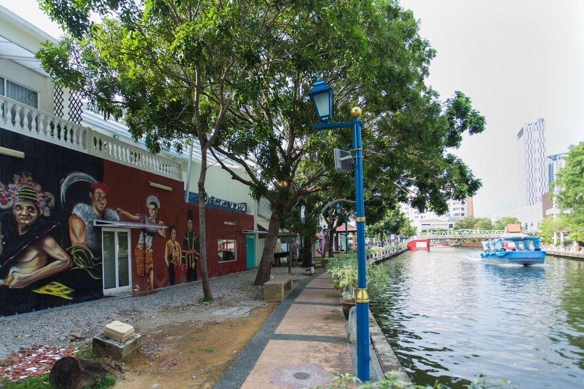 Aava Malacca Hotel Exterior foto